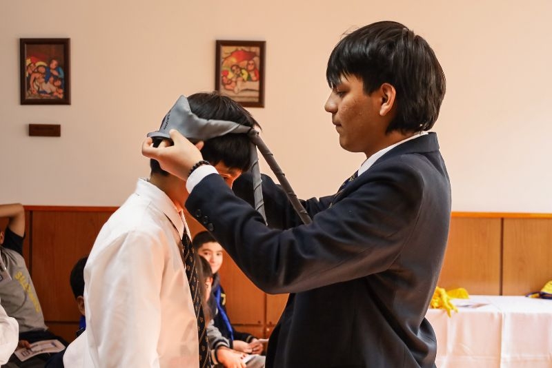 Entrega de Pañolines en el Club Domingo Savio: Un Compromiso de Fe y Amistad