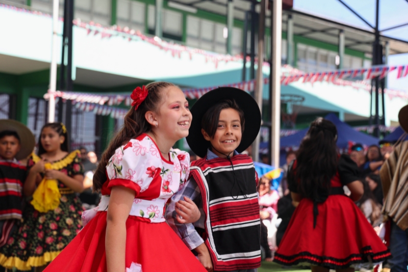 Kermesse Dieciochera: Una Fiesta de Tradición y Comunidad